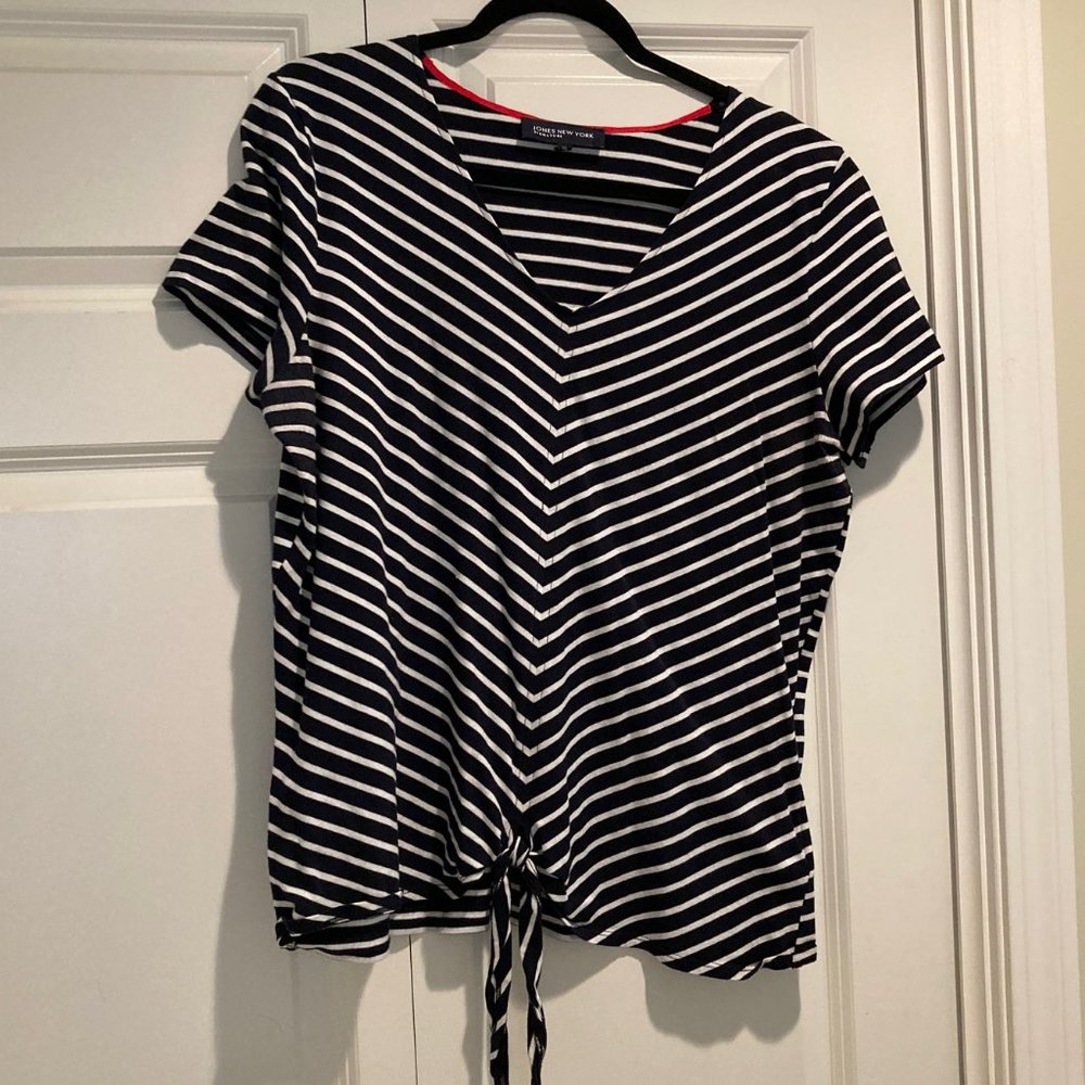 Jones New York XL V-Neck